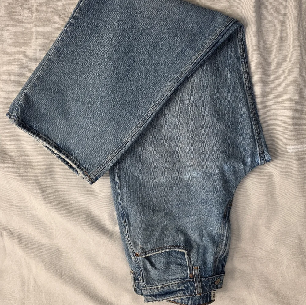 Abercrombie & Fitch The Loose High Rise Light Wash Size 31/12L - Picture 7 of 7